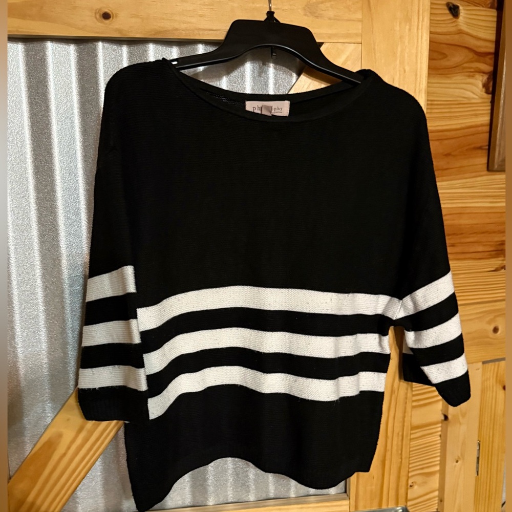 Philosophy Women’s Boat Neck Sweater. Cotton poly blend. Size L. Lightweight